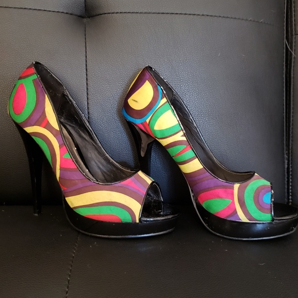 Shoes - Picture 3 of 3